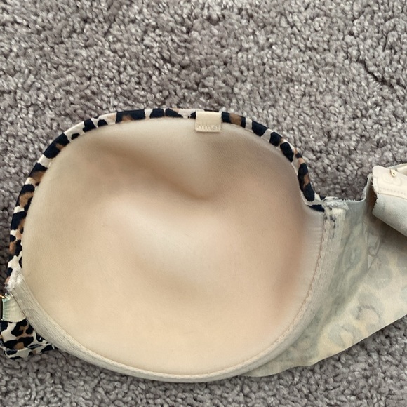 Victoria Secret Strapless Bra - Picture 4 of 7